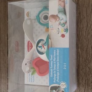 Tummy time mobile entertainer